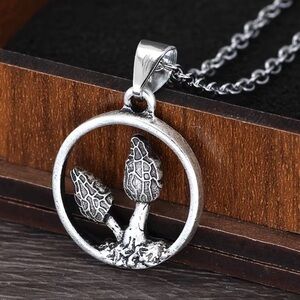 ⭐️ Mushroom Silvertone Pendant Necklace New